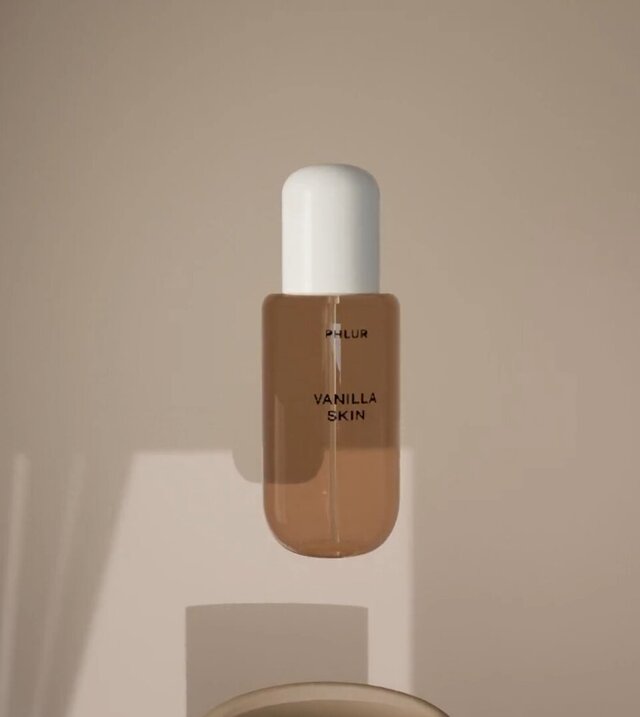 Luminous Skincare – 3D Product Reveal on Marble Pedestal