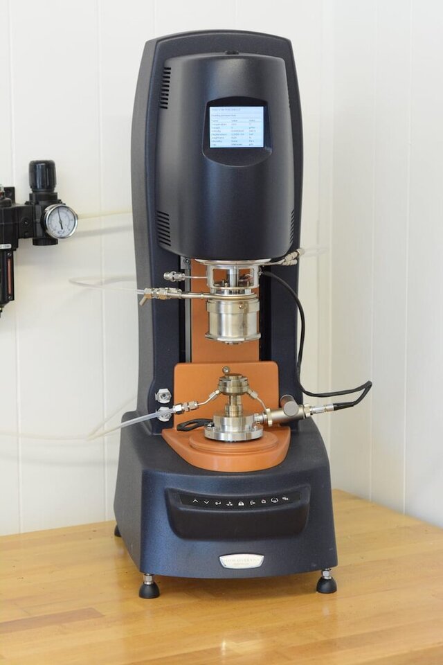 TA Instrument's Rheometer – image 6 of 6