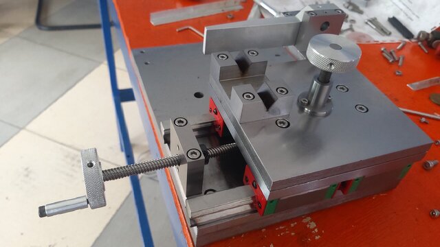 3-Axis Gemstone Groove-Cutting Machine | Machine Design & Development – image 10 of 16