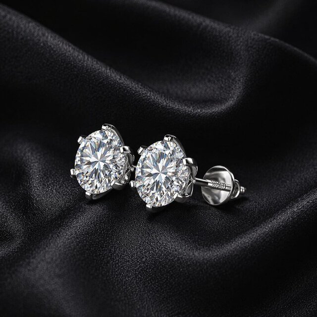 3D model of Luxury Diamond Stud Earrings