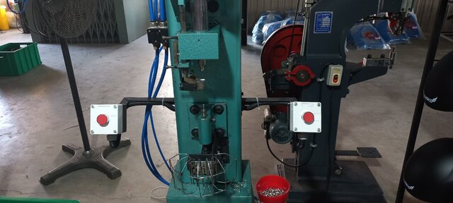 Semi-Automatic Hydro-Pneumatic Eyelet Press Machine | Machine Design & Development – image 18 of 22