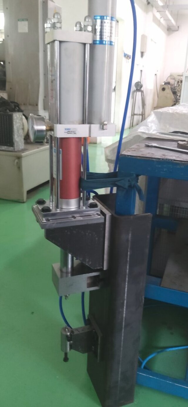 Semi-Automatic Hydro-Pneumatic Eyelet Press Machine | Machine Design & Development – image 10 of 22