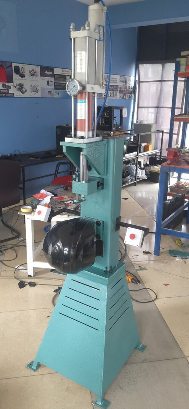 Semi-Automatic Hydro-Pneumatic Eyelet Press Machine | Machine Design & Development – image 13 of 22