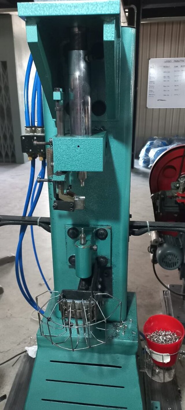 Semi-Automatic Hydro-Pneumatic Eyelet Press Machine | Machine Design & Development – image 19 of 22