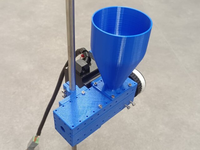 Pellet dispenser – image 6 of 17