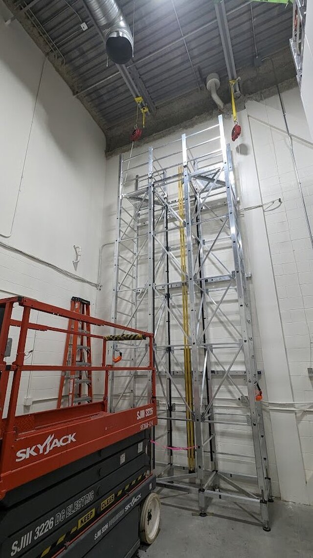 Column lift structure for Robot life testing