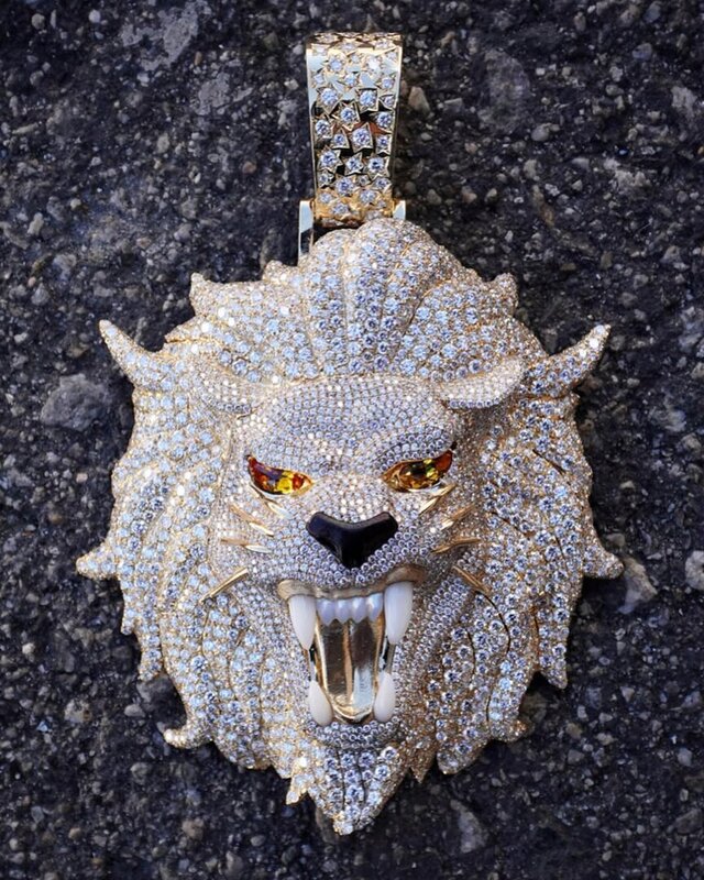 Iced Lion Head Pendant – Full Pavé Diamond Setting