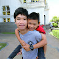 apichaiw