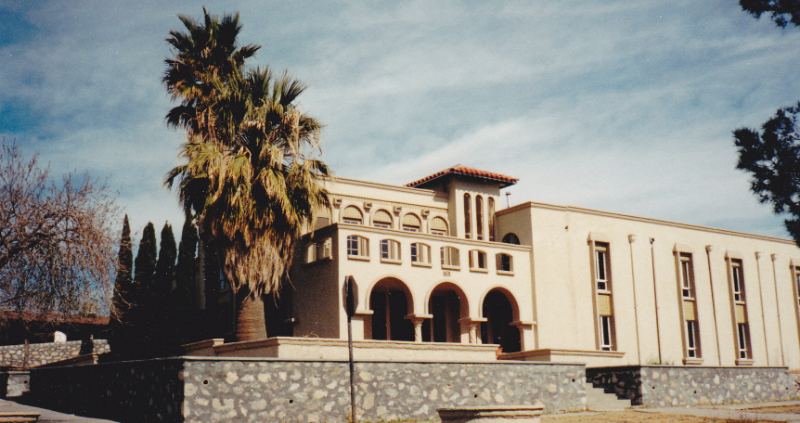 frat house | Cad Crowd frat house