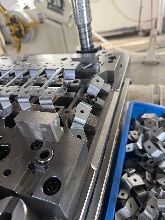 I offer stamping die design, including progressive, single punch and press-fit image 14