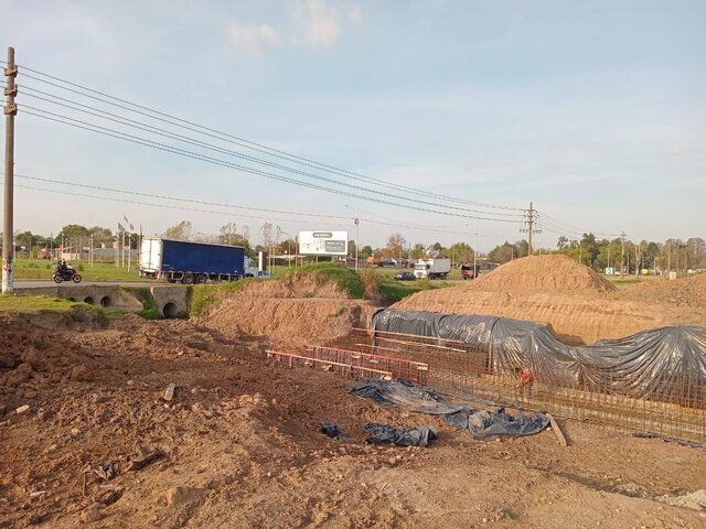 I offer analysis, design, and planning of urban bridges and drainage culverts image 2